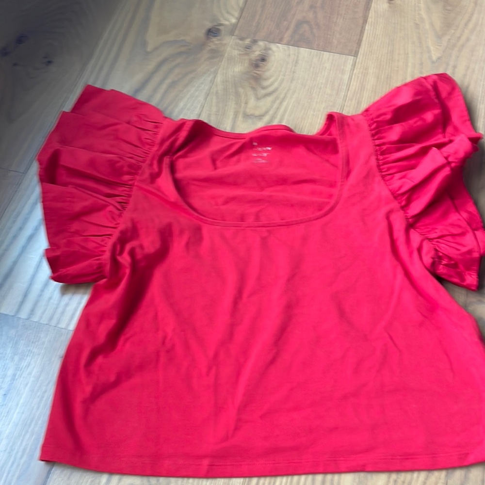 Red cropped shirt